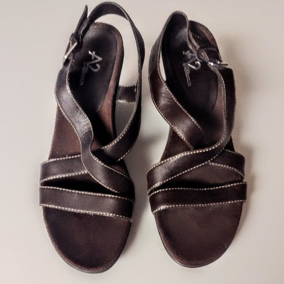 Aerosoles A2 ~ Women 9.5 B Brown Leather Strap Sandal ~ Sculpted Wedge Platform - Picture 1 of 12